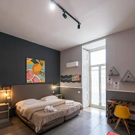 Greros Dante H, By Clapa Group Dilsocated Hospitality 3* Napels