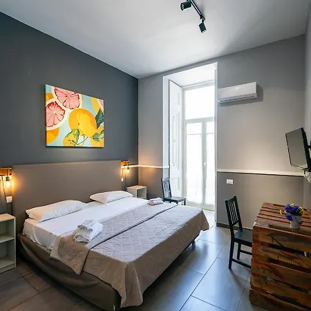 Gasthuis Greros Dante H, By Clapa Group Dilsocated Hospitality 3*